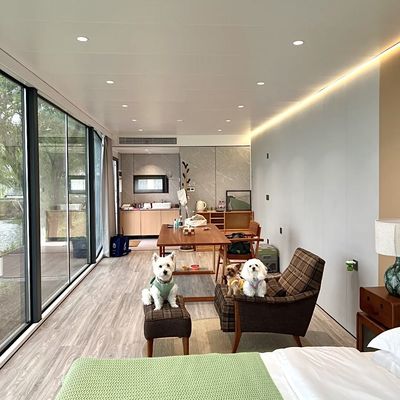 Nhà Cabin Apple Khung Thép Mạ Kẽm và Tấm Kim Loại Khắc Hoa, Hiệu Suất Bền Bỉ và Đáng Tin Cậy